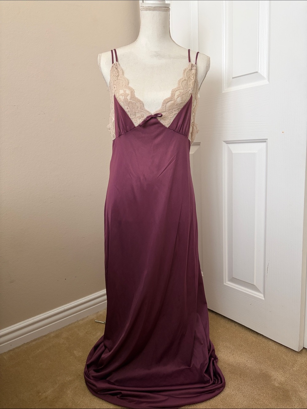 Vintage Barda  Plum Lace-Trim slip can be worn as a dress. Fits more like medium